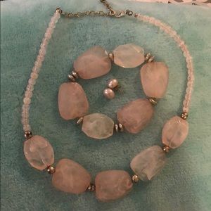 Necklace and bracelet set